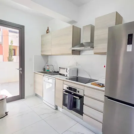 Apartamento Pool Citylux Lárnaca