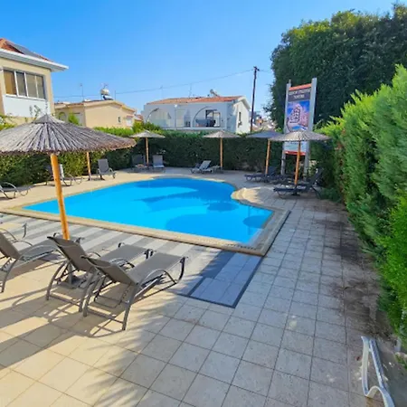 Apartamento Pool Citylux Lárnaca