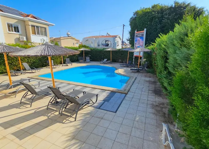 Apartament Pool Citylux Larnaca